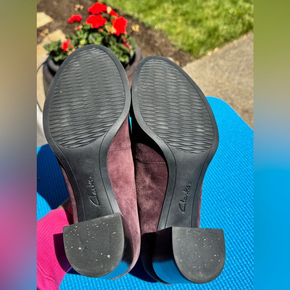 Clarks Artisan Pumps Block Heel. Wine Burgundy color Size 8 - Picture 3 of 6